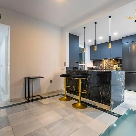 Apartamento Milla De Oro Apartment *