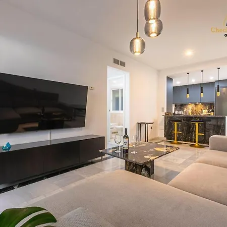 Apartamento Milla De Oro Apartment *
