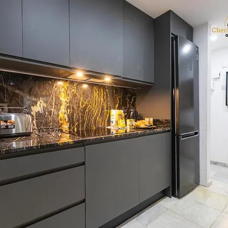 Apartamento Milla De Oro Apartment *